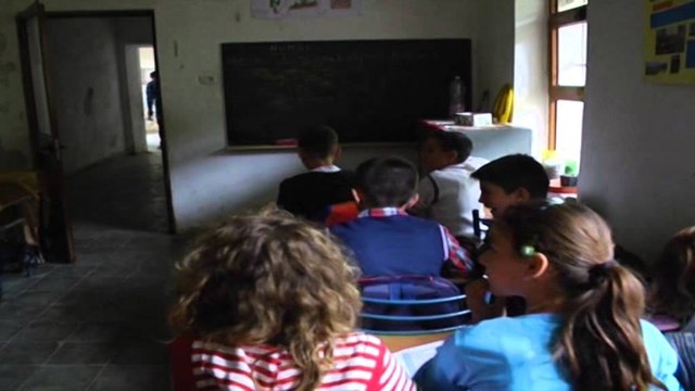 Problemet serioze në sistemin arsimor. Shtëpitë e braktisura kthehen në ambiente mësimore