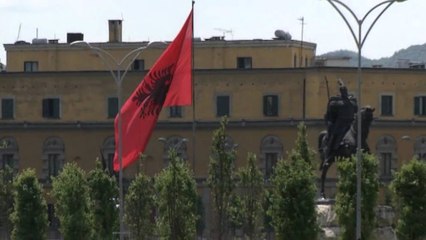 Bien eksportet, euro "fluturon", leku humbet pikë ndaj monedhës europiane