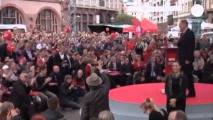 Merkel bën historinë, festën e prish nevoja për koalicion të gjerë