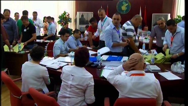 Vëzhguesit Vendorë publikojnë raportin. KQZ dhe partitë politike në qendër të kritikave