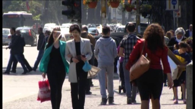Nëpunësi civil , Ligjet miratojnë pa votat e opozitës aktin normativ