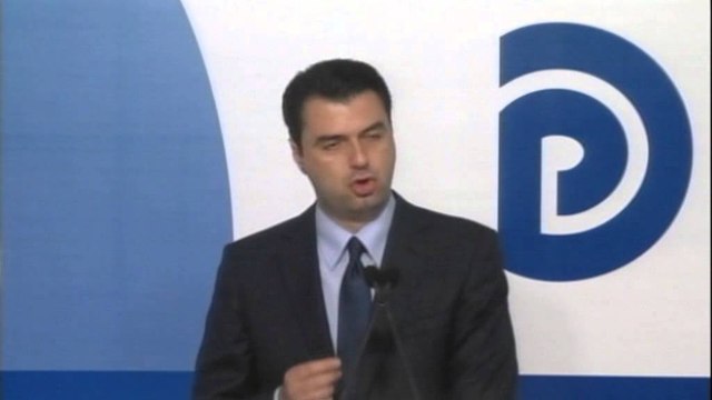 Basha, Ramës: Po manipulon shqiptarët, ekonomia nuk është në kolaps