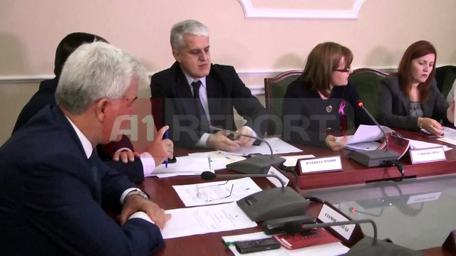Nëpunësi civil, akti normativ kalon në Komisionin e Ligjeve