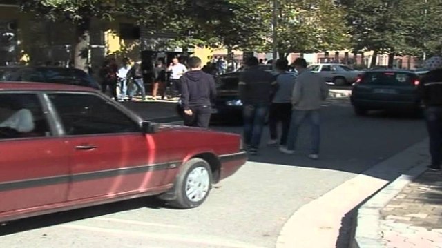 Mungon sinjalistika, kaos në qarkullimin e automjeteve në Kukës