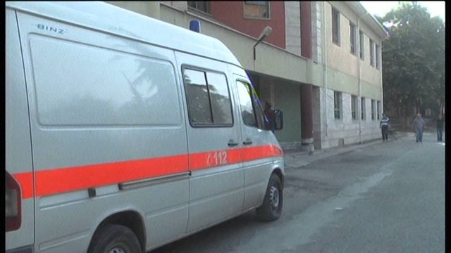 Korçë, në pranga bluzat e bardha. 2 mjekë kirurg akuzohen për mitmarrje