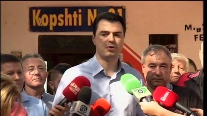 Télécharger la video: Opozita refuzon ftesën e Ramës - Basha: Akti normativ pengon dialogun e konsensusin