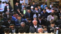 Kurban Bajrami në Kosovë, falja e namazit në xhaminë e Prishtinës