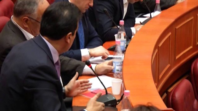 Dy mbledhje të ndryshme, në Këshillin Bashkiak: Kosovrasti deklaron dorëheqjen, të premten të majtët