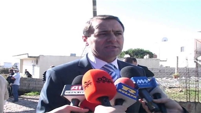 Lezhë, Vlorë, shemben ndërtimet pa leje. Gati për vendosjen e tritolit në një tjetër objekt