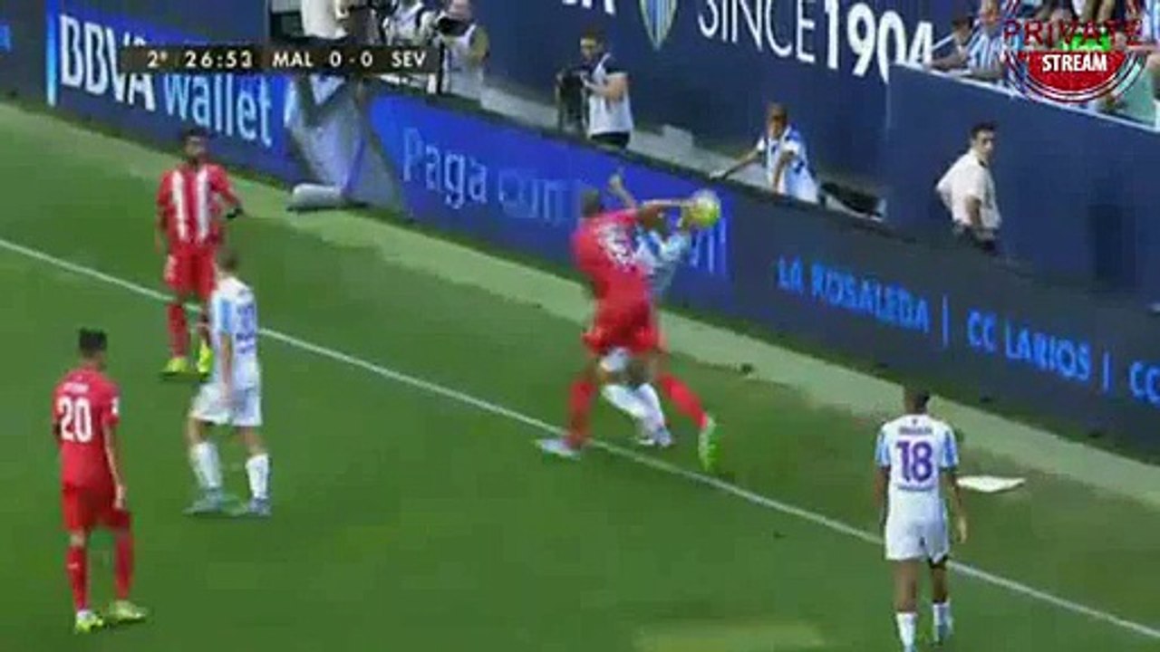 70' Steven N Zonzi RED CARD - Malaga FC vs Sevilla FC 0-0 - La Liga - 21.08.2015