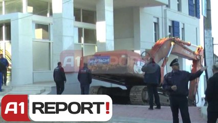A1 Report - Vlorë, Gjika: Të prishet, INUK dhe policia te pallati i "Bashës"