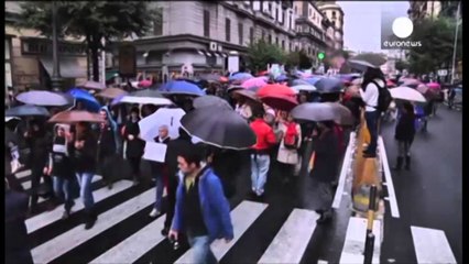 Napoli përfshihet nga protestat masive. Qytetarët ngrenë zërin kundër mbetjeve toksike