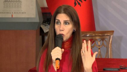 Ministrja Kumbaro takim me aktorët