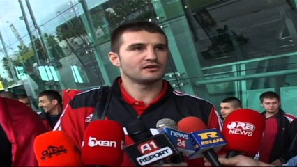 Fituesi i medaljes së bronxit në boks. Jurgen Uldedaj pritet me emocione në Aeroportin e Rinasit.