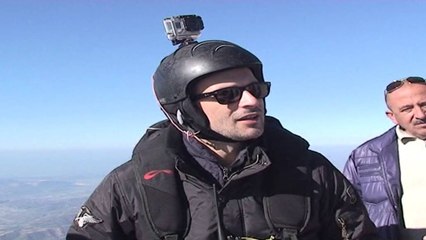 Aeroclub Albania fluturon mbi Berat