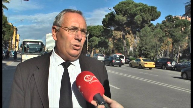 Ulja e çmimit të naftës dhe benzinës - Ekspertët: E vetmja mënyrë, të ulet taksa e akcizës