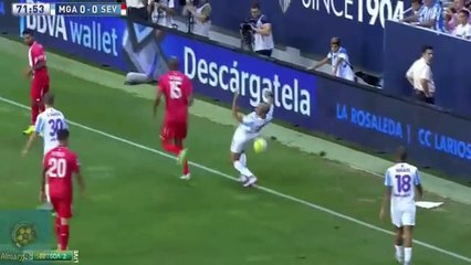 امرابط يتسبب في طرد لاعب اشبيلية ببطاقتين صفراوتين