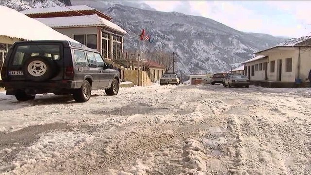 Reshjet e dëborës në Shkodër, bllokohen të gjitha rrugët rurale