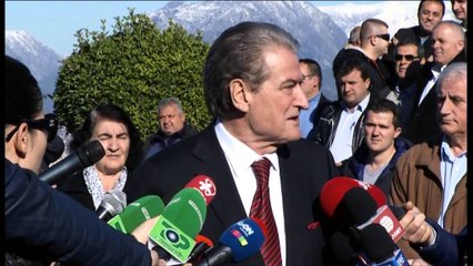 Dita e Pavarësisë dhe e Çlirimit, PD homazhe në Varrezat e Dëshmorëve