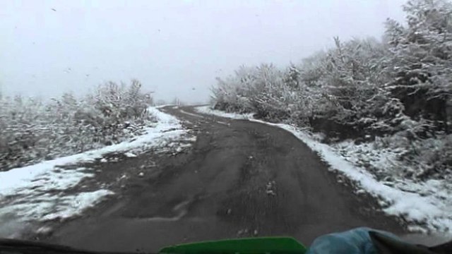 Rruga e dëmtuar Burrel-Xibër, drejtuesit e mjeteve heroizëm të përditshëm