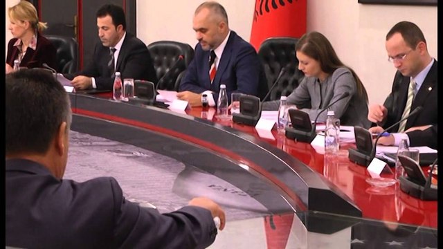 Parashikimet për p/buxhetin 2014 e paktën fiskale. Çfarë parashikohet për pagat, biznesin, taksat