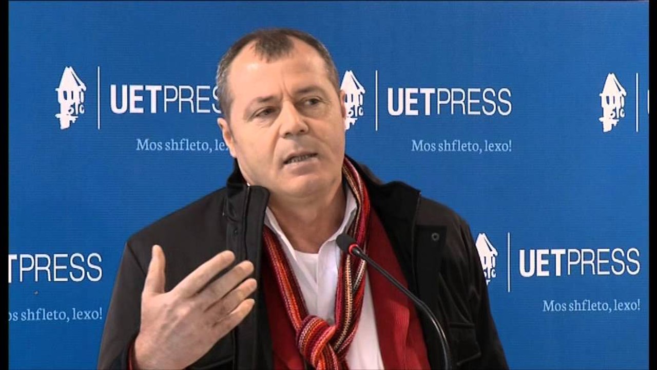 Një libër për politikën, Pëllumb Kulla sjell libër të ri pas 14 botimesh