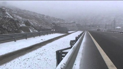 Temperaturat e ulta, ngrica në disa akse. Transportet paralajmërojnë drejtuesit e mjeteve