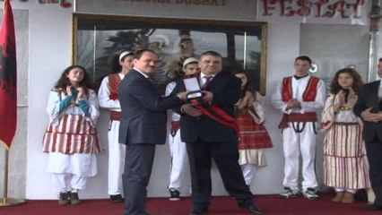 Nishani dekoron kryekomunarin Bushat: Kemi nevojë për shembuj të njerëzve të punës