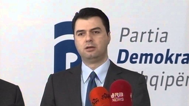 Basha pret Menduh Thaçin: Shqetësim për situatën e shqiptarëve në Maqedoni