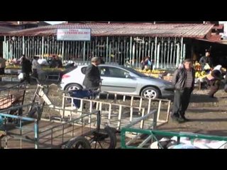 Elbasan, largohen tregëtarët, lirohen hapësirat publike për qytetarët