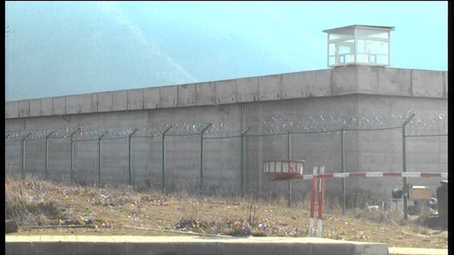 Tjetër plan arratie nga Drenova, sharra dhe celularë në burgun e sigurisë së lartë