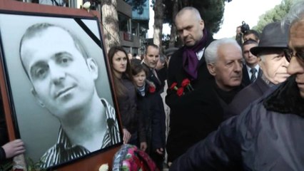 21 janari rikthen PS në shesh, homazhet e para në pushtet për 4 viktimat e protestës