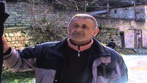 Ujërat e zeza në Berat, banorët: Prej 20 vitesh askush nuk ka ndërhyrë