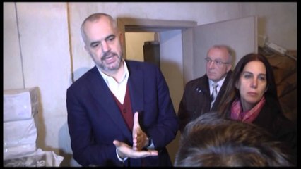Projekti për restaurimin e fototekës në Shkodër. Rama inspekton veprat kulturore të harruara