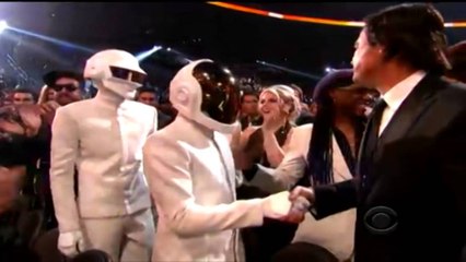 Daft Punk mbizotërojnë  çmimet "Gremy".  Pharrell  Williams  zgjidhet  dhe producenti më i mirë