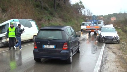 Aksidentet automobilistikë, 3 të plagosur,shkak lagështira dhe shpejtësia