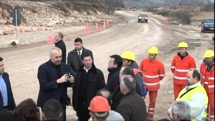 PD reagon për inspektimin e Ramës: Si Robert Çamçakëzi, falet në rrugët ku volli vrer