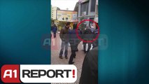 A1 Report - VIDEOLAJM/Fier, polici bashkiak dhunon te moshuaren me aftesi të kufizuara