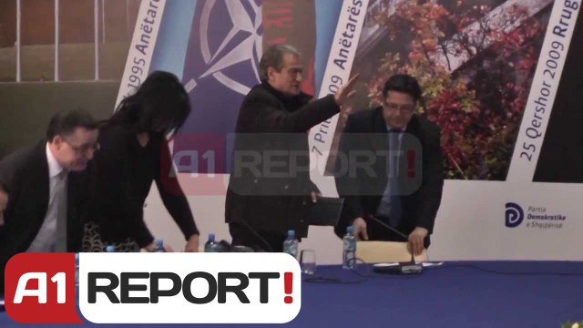A1 Report - Protesta e PD, Berisha kërcënon me skenarin e dhunës së Bosnjes
