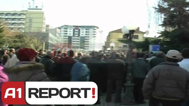 A1 Report - Proteste kunder rritjes se taksave, policia shoqeron 3 persona