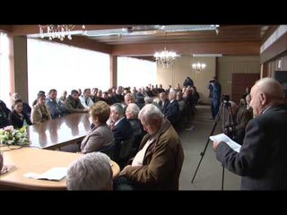 Lajme - Tryezë për Jah Sali Mani