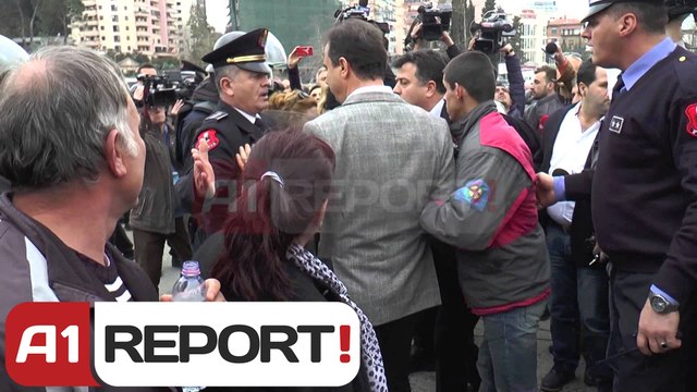 A1 Report - Protesta e furgoneve 8+1 deputete te PD-se ne krye