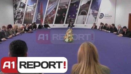 Скачать видео: A1 Report - Basha: Te larguarit te kthehen pa kushte, Protesta kunder arrogances