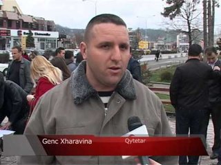 Lajme - AAK në Gjakovë peticion për rrëzimin e Qeverisë