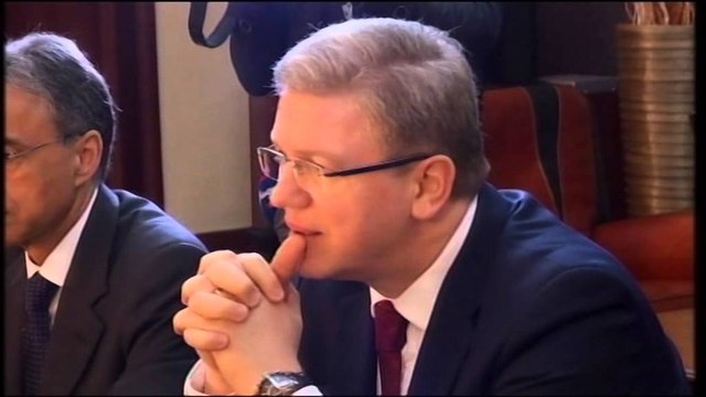 Komisioneri Fyle nis vizitën zyrtare në Tiranë. Takime me krerët më të lartë të shtetit