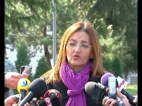 Jankullovska mbikëqyrë testimin e kandidatëve për pilotë