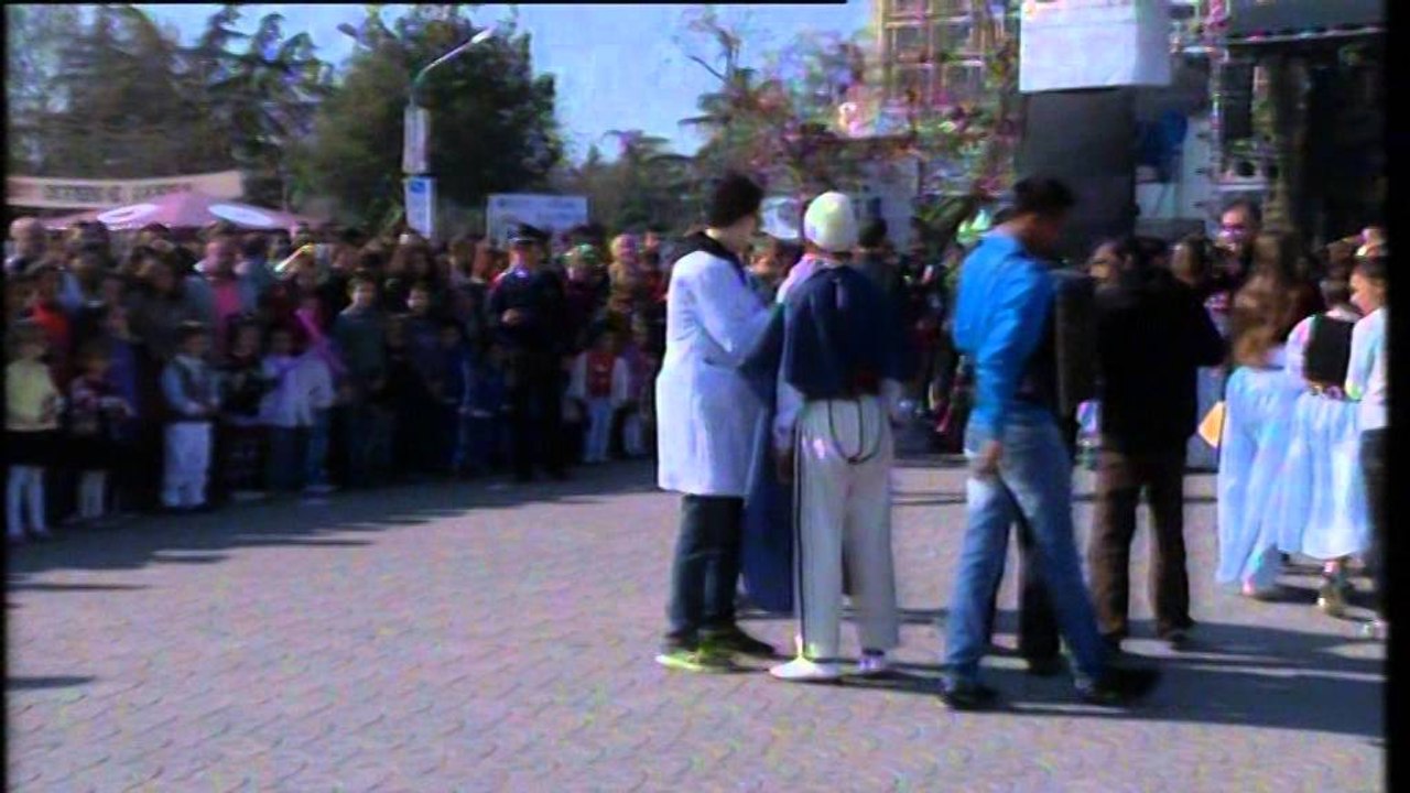 "Dita e verës" nis nga Elbasani. Festimet dhe ballokumet pushtojnë rrugët kryesore