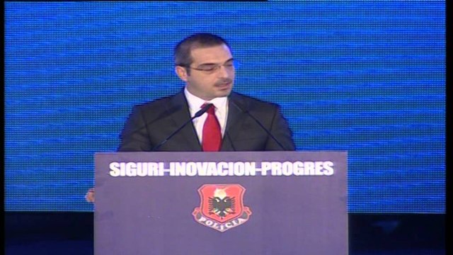 Nis testimi për shkollën bazë të policisë .Në garë mbi 10 mijë aplikantë,Rama,vetëm 1000 fitues