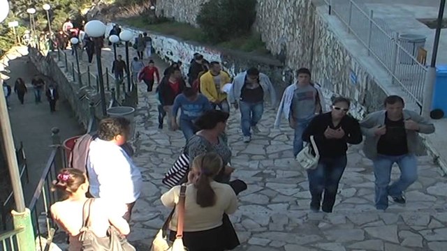 Peligrenazh drejt kishës së Shna Ndout,besimtarët nisin marshimin drejt vendit të shenjtë