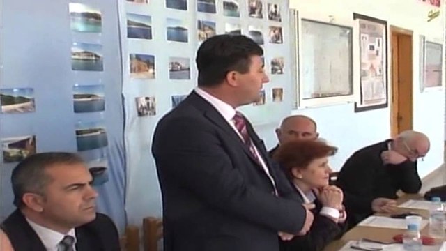 Bregdeti i Ksamilit rrezikohet nga erozioni, projekt për të frenuar detin që po përpin tokën